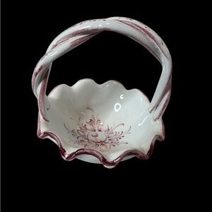 Vintage 1988 Hand Painted Portugal Reel Ceramic Basket. (3-E)